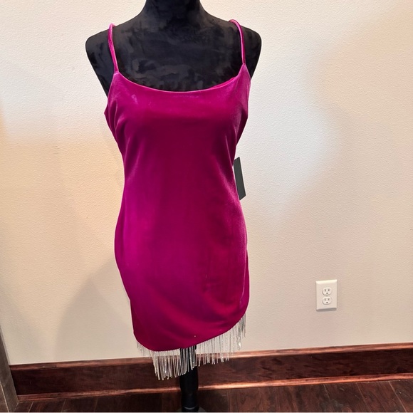 NWT City Vibe Velvet Fringe Asymmetrical Hem Bodycon Dress in Berry, size 11 - Picture 3 of 15